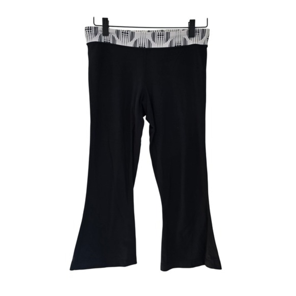 Lululemon Black Flare Yoga Pants Athletic Fitness Workout Cropped Capri Size‎ SM